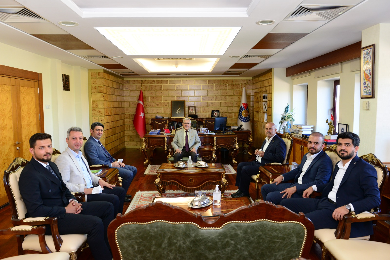 Kahramanmaraş Milletvekili İmran Kılıç, Üniversitemiz Rektörü Prof. Dr. Niyazi Can’ı Ziyaret Ederek, Yürütülen Çalışmalara İlişkin Bilgi Aldı