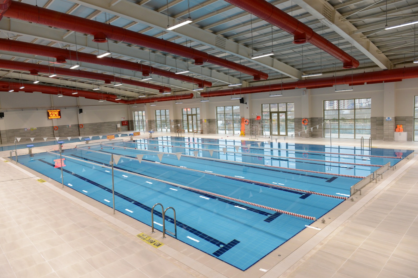 Üniversitemiz Yarı Olimpik Yüzme Havuzu Yeniden Hizmete Açıldı