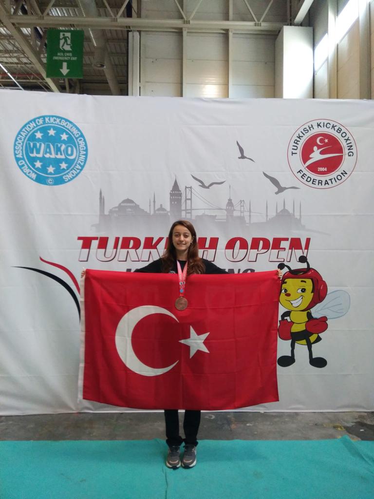 Öğrencimiz Şehri Yavuz, Kick Boks’ta 9. Kez Dünya Şampiyonu Oldu  