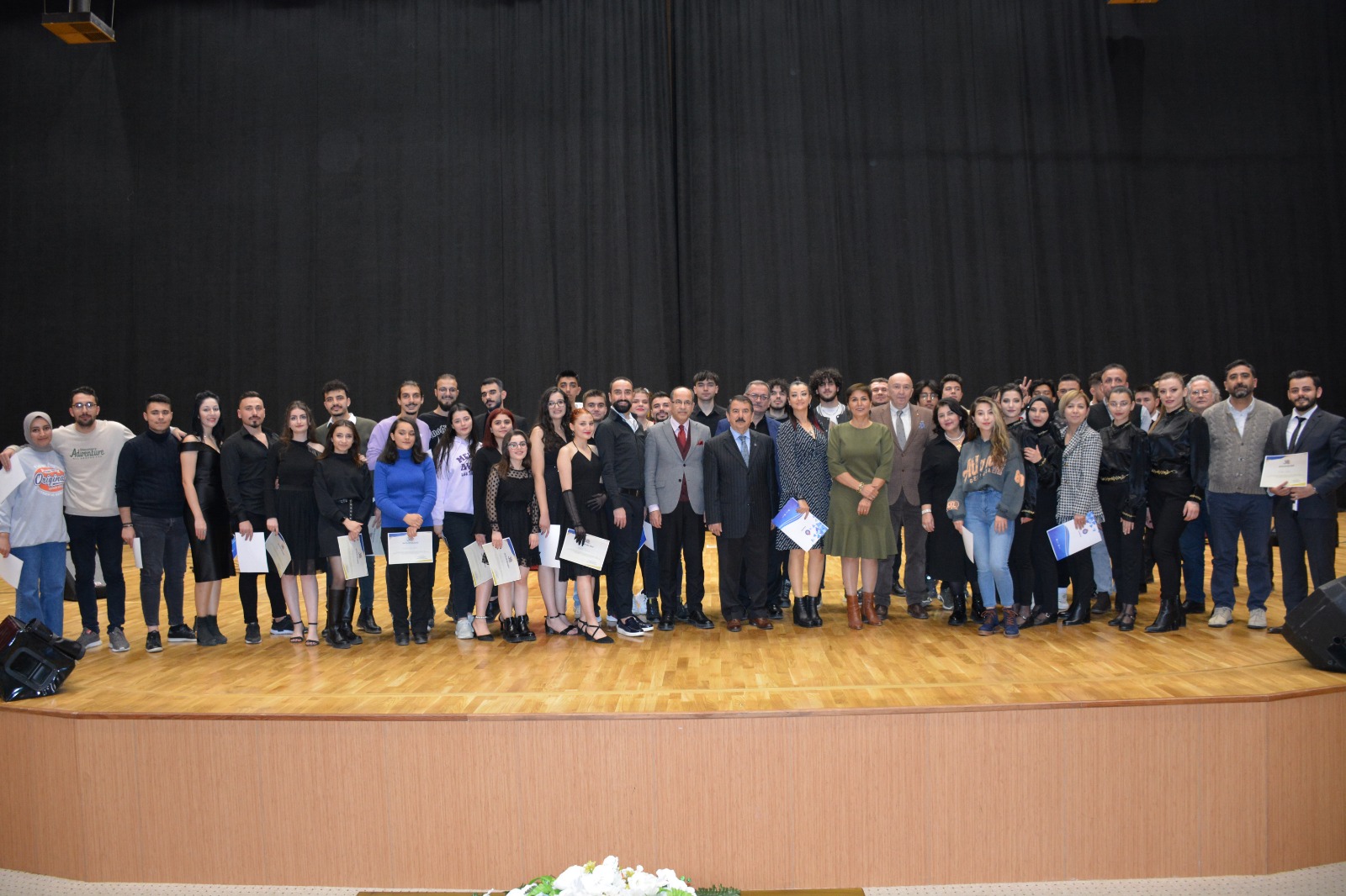 KSÜ Geleneksel Yıl Sonu Gösterileri Beğeni ile İzlendi