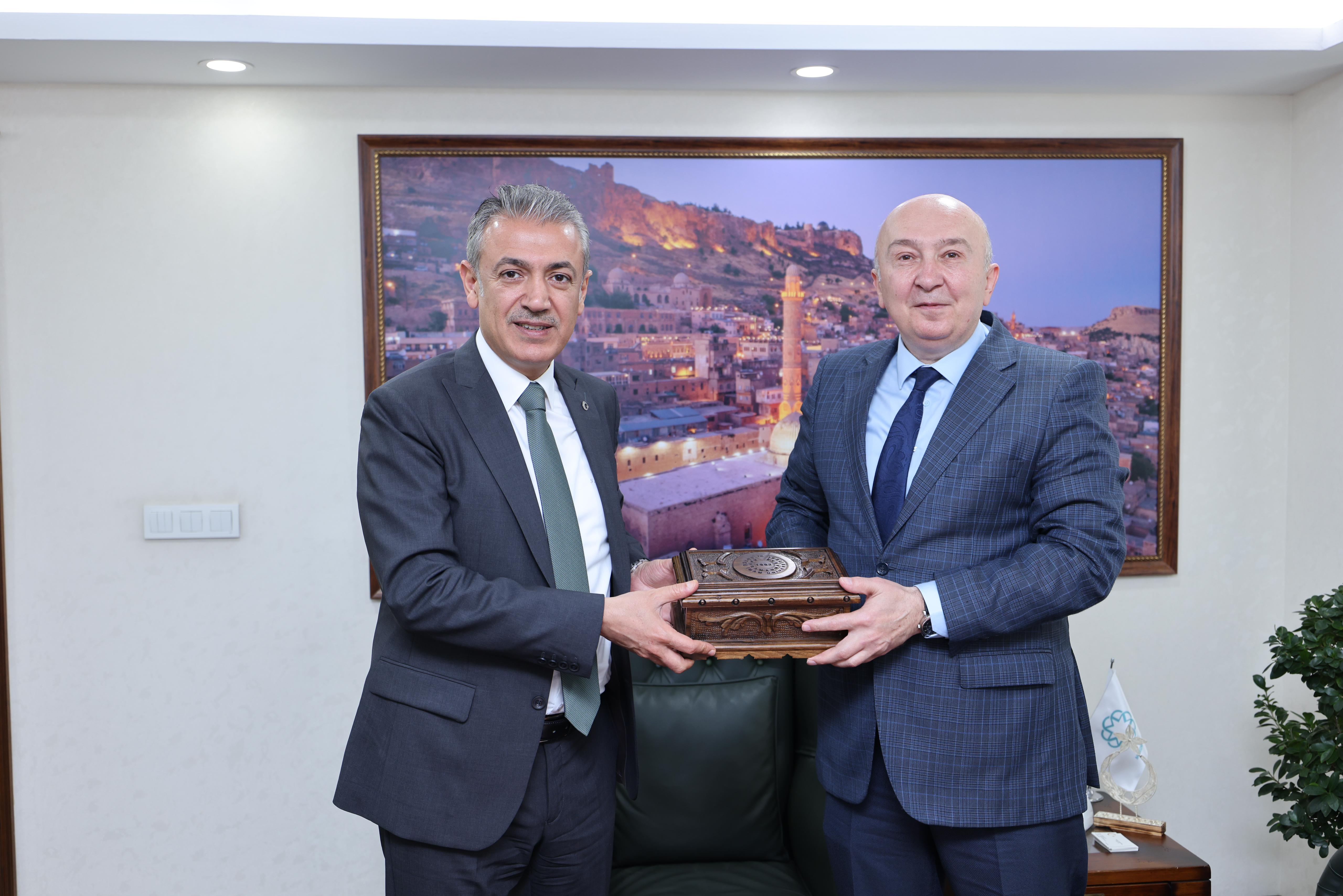 KSÜ Rektörü Yasım, Mardin Valisi Tuncay Akkoyun’u Ziyaret Etti