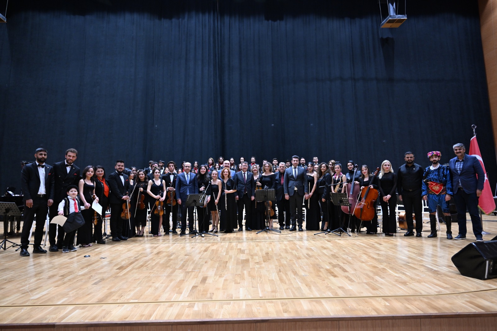 KSÜ’de Cumhuriyetin 101. Yılı Konserle Kutlandı