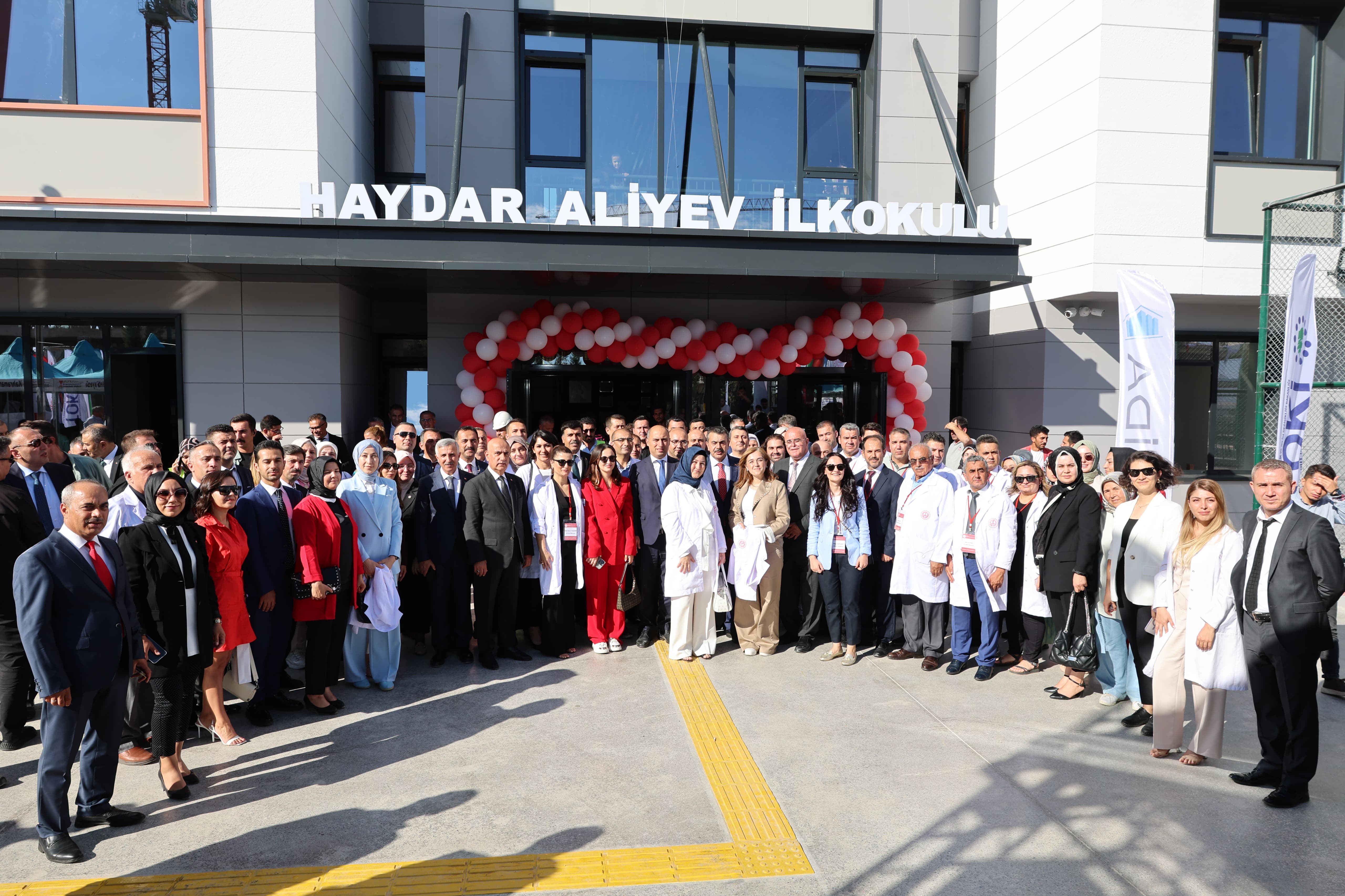 Haydar Aliyev İlkokulu Düzenlenen Törenle Açıldı